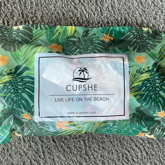NWT CUPSHE 2-Piece Swimsuit. Size L. - Picture 5 of 9